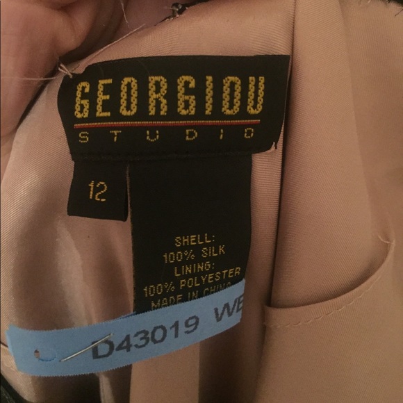 Beautiful beaded Georgiou dress - Picture 3 of 4